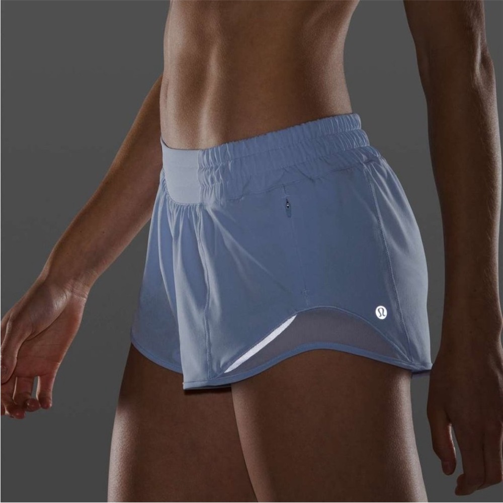 NWT Lululemon Hotty Hot Low-Rise Shorts
2.5" Lined Size 14 - Picture 3 of 6